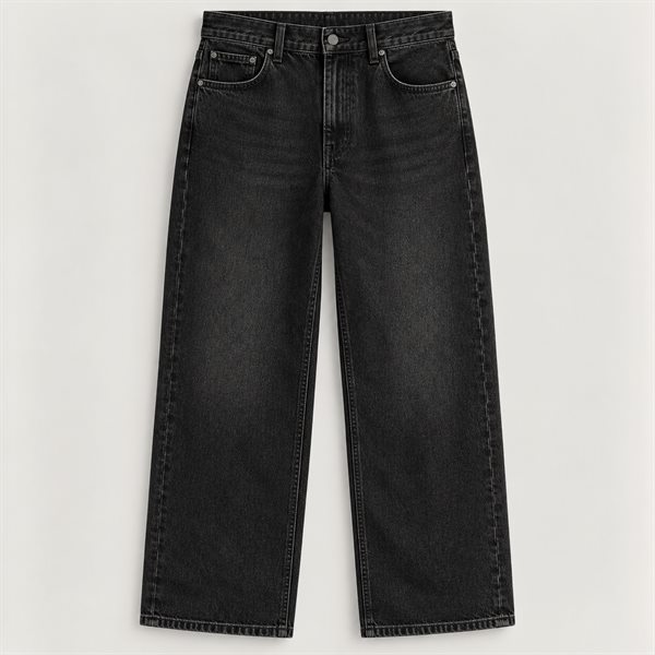 Relaxed Straight Jean in Washed Black