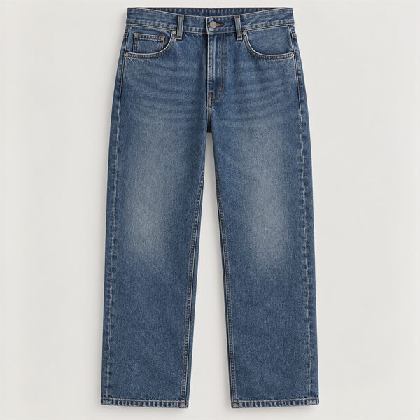 Relaxed Straight Jean in Mid Blue